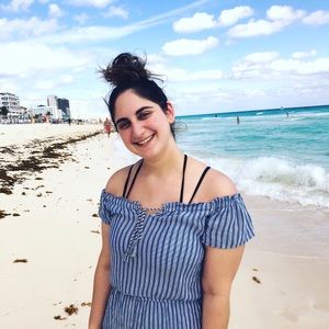 Meet your Posher, Danielle